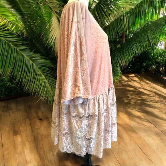 FREE PEOPLE Velvet Lace Fortune Teller Top - Dusty Blush Pink - Small - Picture 5 of 16
